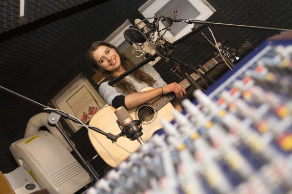 Štúdiová nahrávka a akordy hymny P15