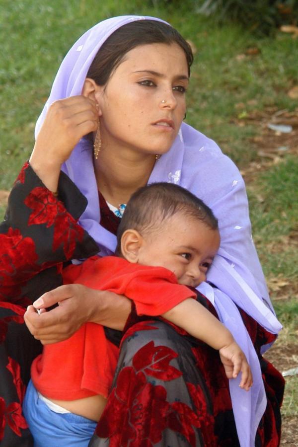 Faisalabad: Kresťanská rodina je nútená utekať z miesta na miesto potom ako žena konvertovala z islamu na kresťanstvo.