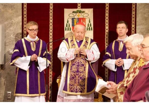 Slová kardinála Dziwisza na pohrebe kard. Jána Chryzostoma Korca