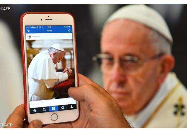 Pápežov profil na Instagrame dosiahol tri milióny fanúšikov