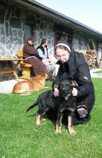 Ak tu nie som, som inde