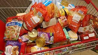 CHARITATÍVNA ZBIERKA POTRAVÍN A DROGERIE V TESCU PÚCHOV 2021