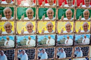 Drahé detičky moje, aj dnes, s materskou láskou, som medzi Vami, aby som vtlačila do Vašich sŕdc oheň Mojej lásky.